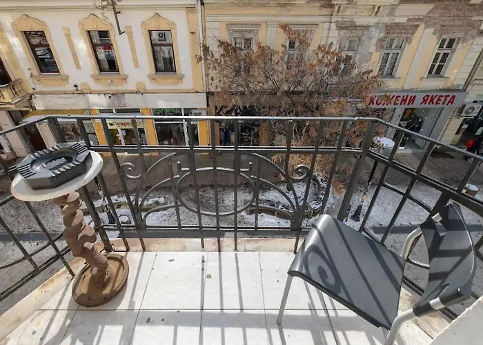 Cool Central Apartment